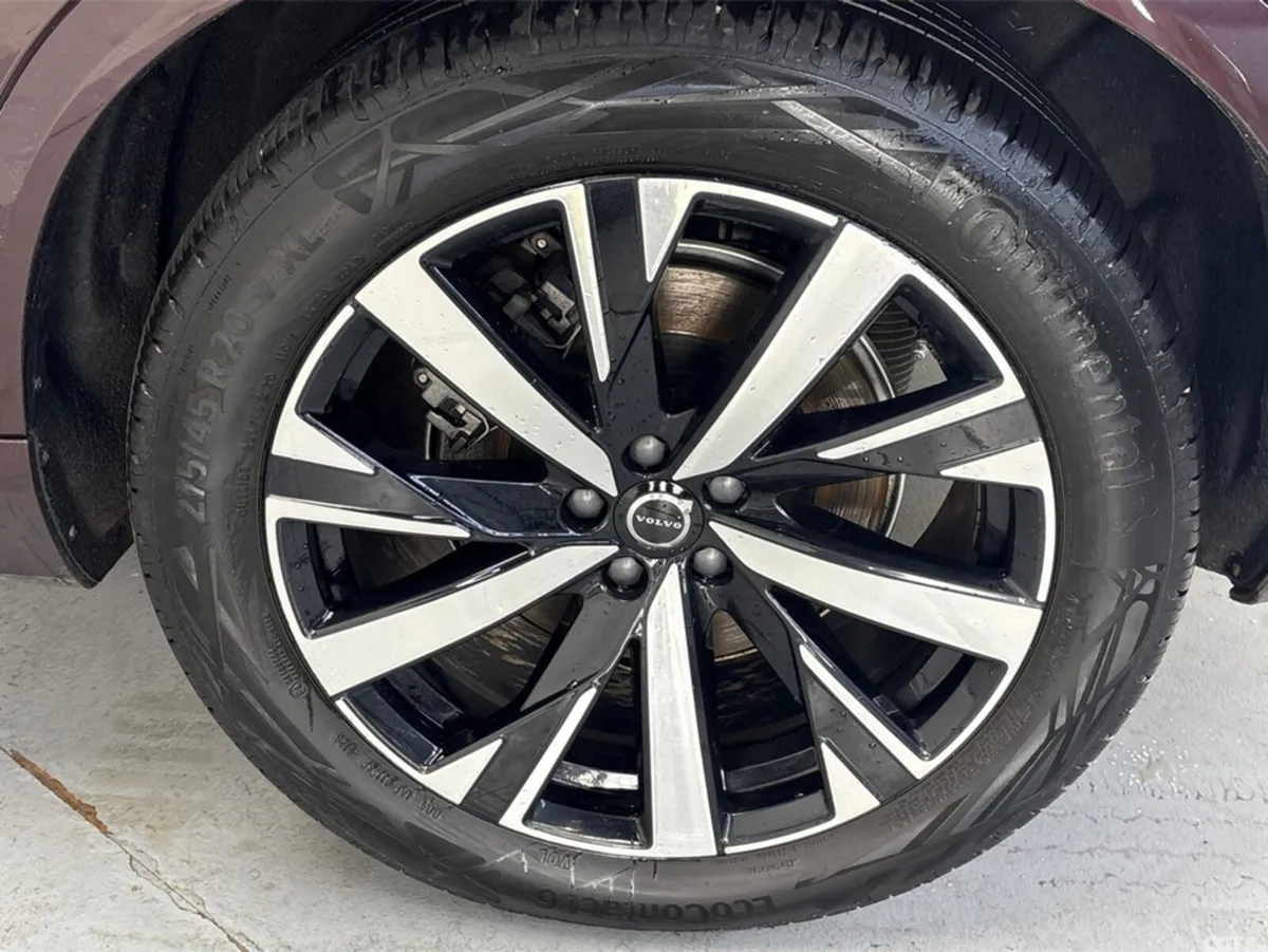 Volvo XC90 Estate, Petrol Hybrid, 2025, Red