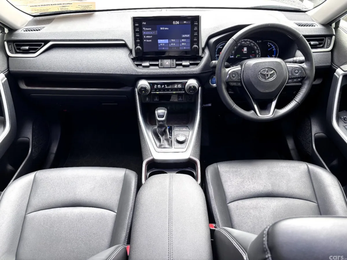 Toyota RAV4 SUV, Petrol Hybrid, 2021, White