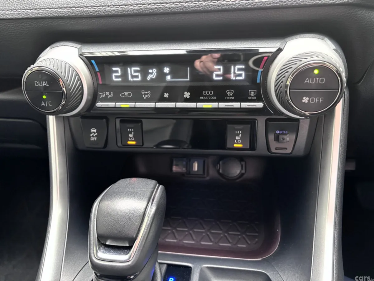 Toyota RAV4 SUV, Petrol Hybrid, 2021, White
