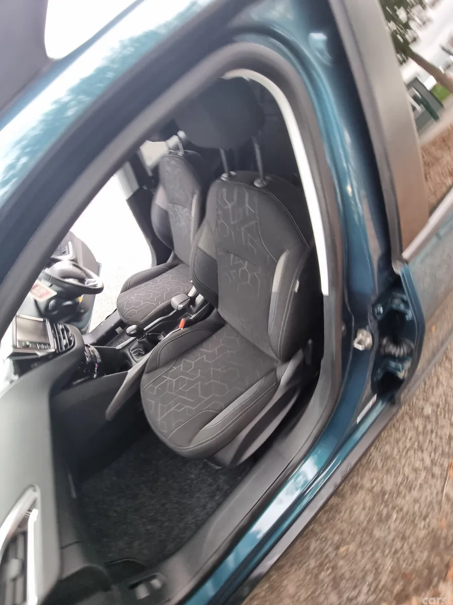 Peugeot 2008 Estate, Petrol, 2019, Green