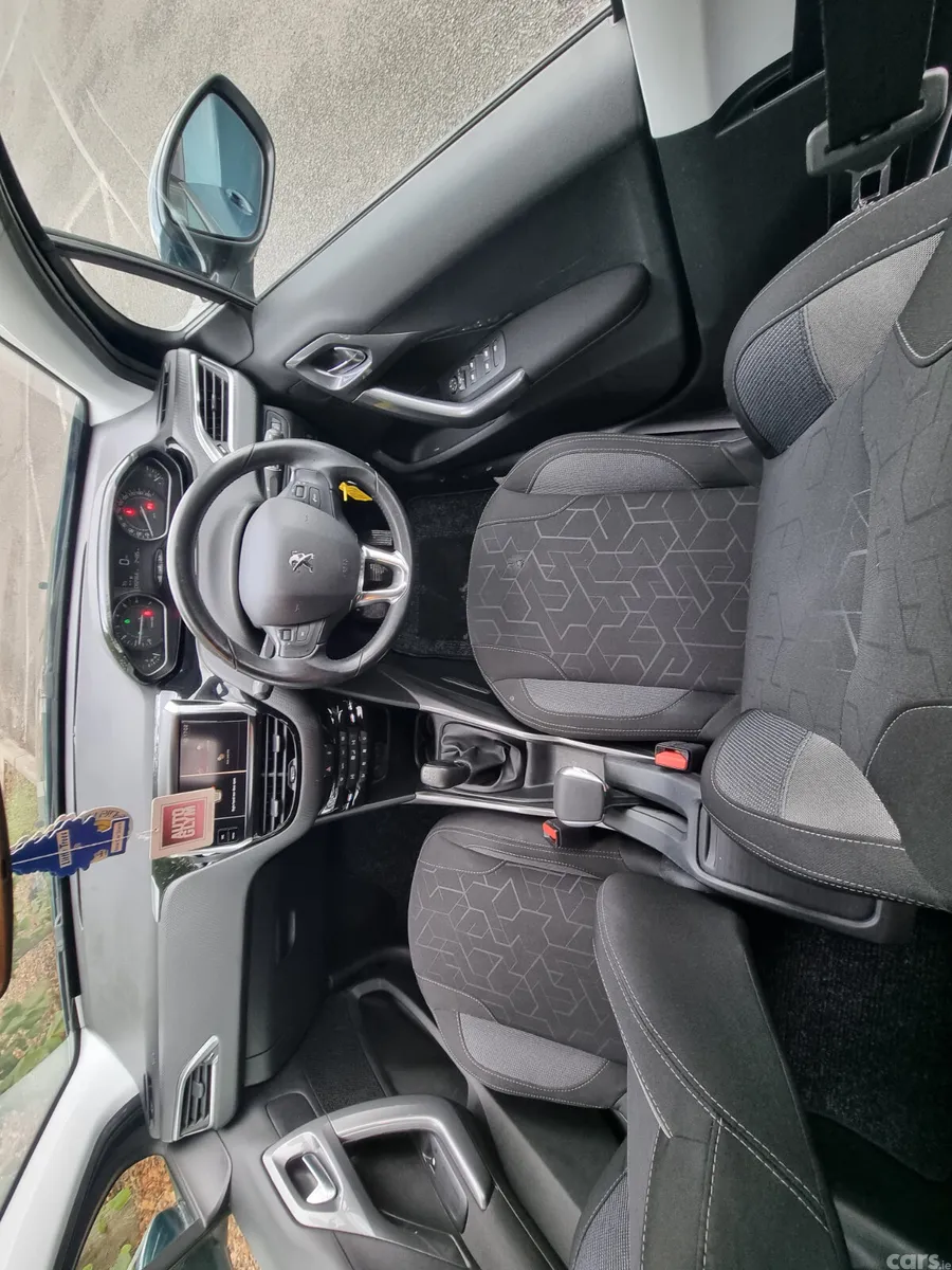 Peugeot 2008 Estate, Petrol, 2019, Green