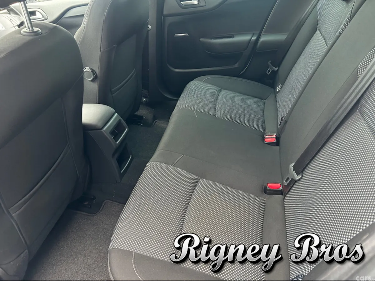 Citroen DS 4 Hatchback, Diesel, 2019, White