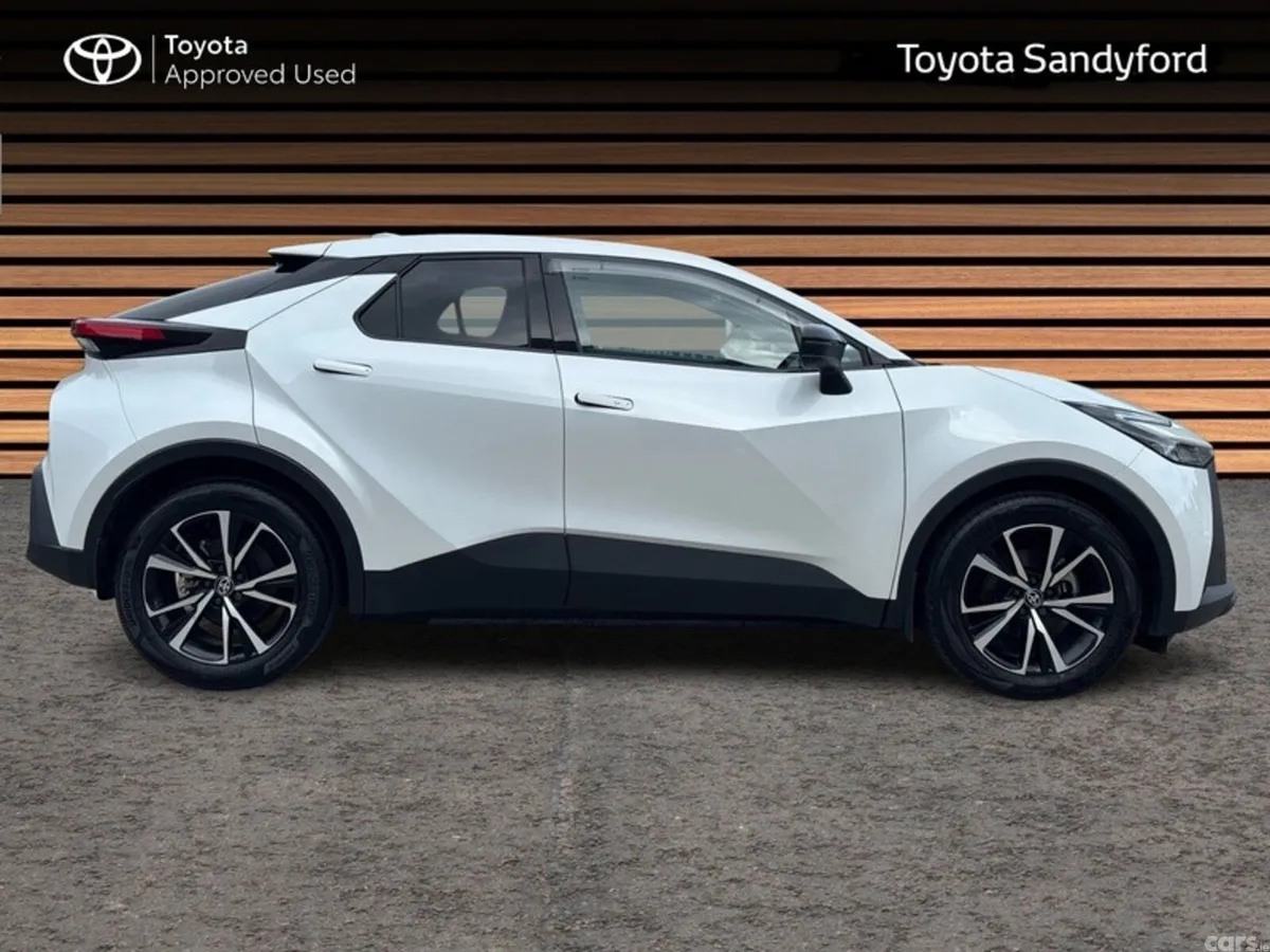 Toyota C-HR SUV, Petrol Hybrid, 2025, White