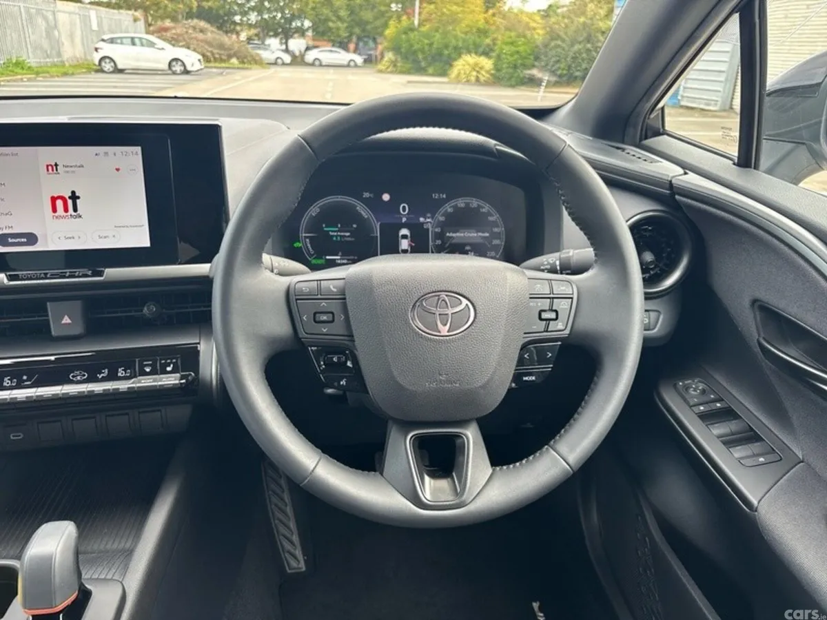 Toyota C-HR SUV, Petrol Hybrid, 2025, White