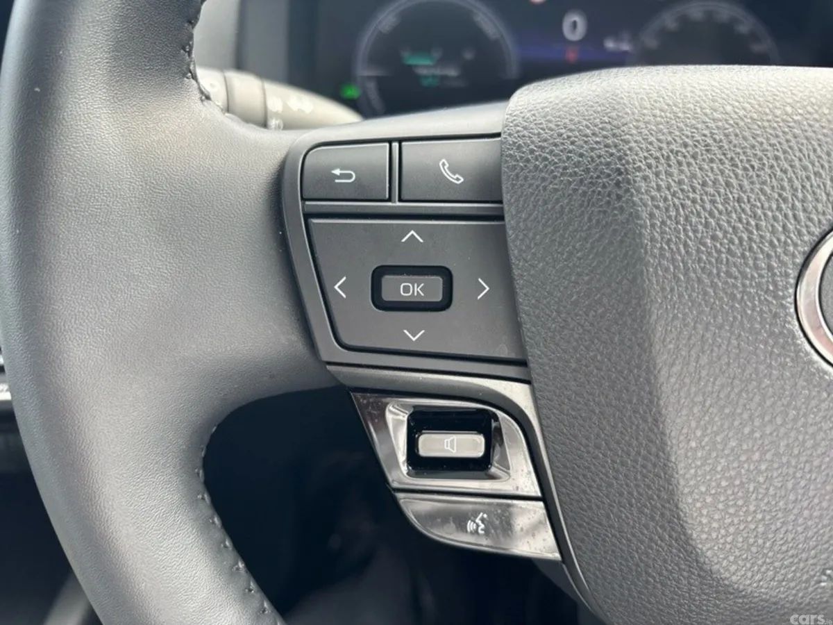 Toyota C-HR SUV, Petrol Hybrid, 2025, White
