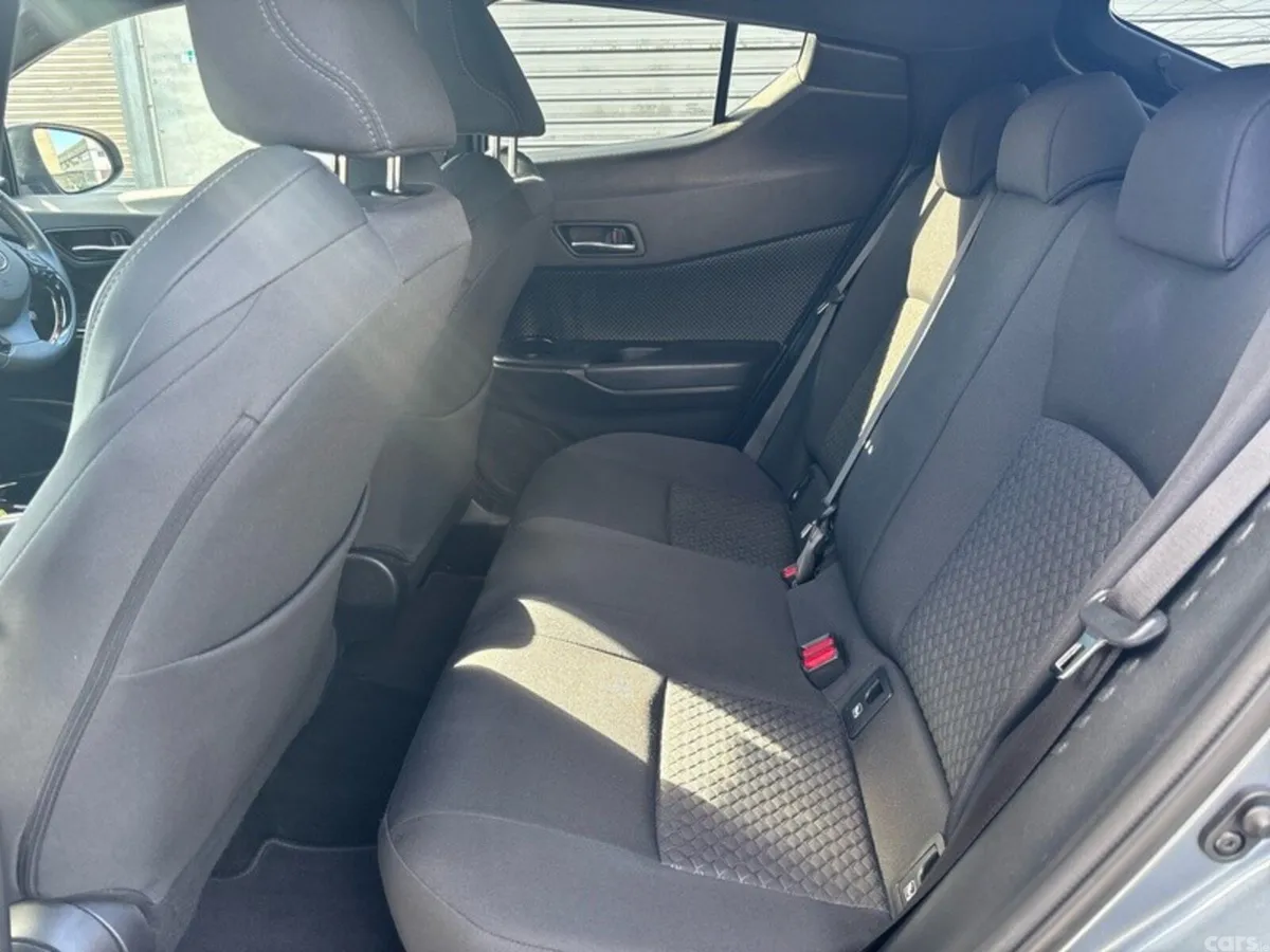Toyota C-HR SUV, Petrol Hybrid, 2023, Grey