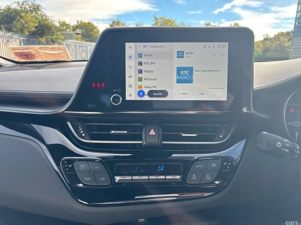 Toyota C-HR SUV, Petrol Hybrid, 2023, Grey