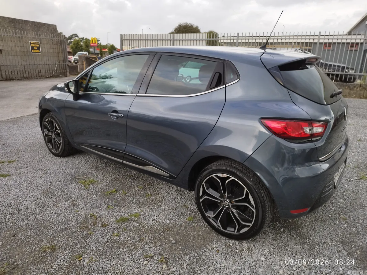 Renault Clio Hatchback, Petrol, 2019, Grey