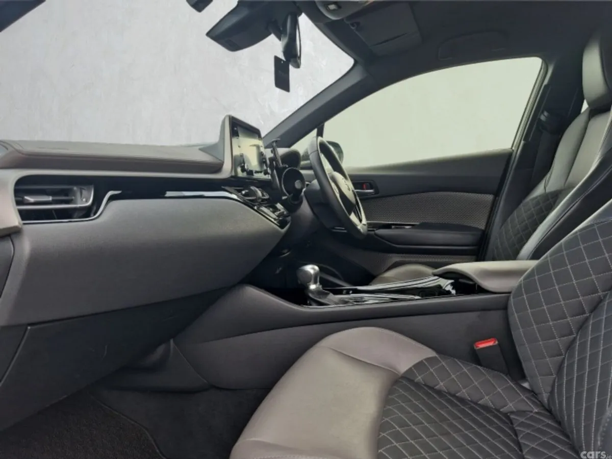 Toyota C-HR Hatchback, Petrol Hybrid, 2020, White