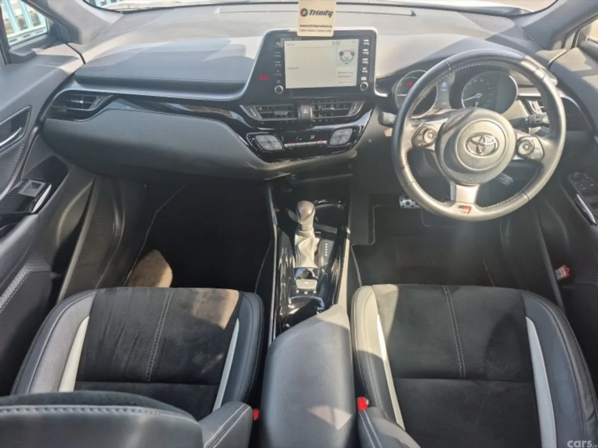 Toyota C-HR SUV, Petrol Hybrid, 2020, White