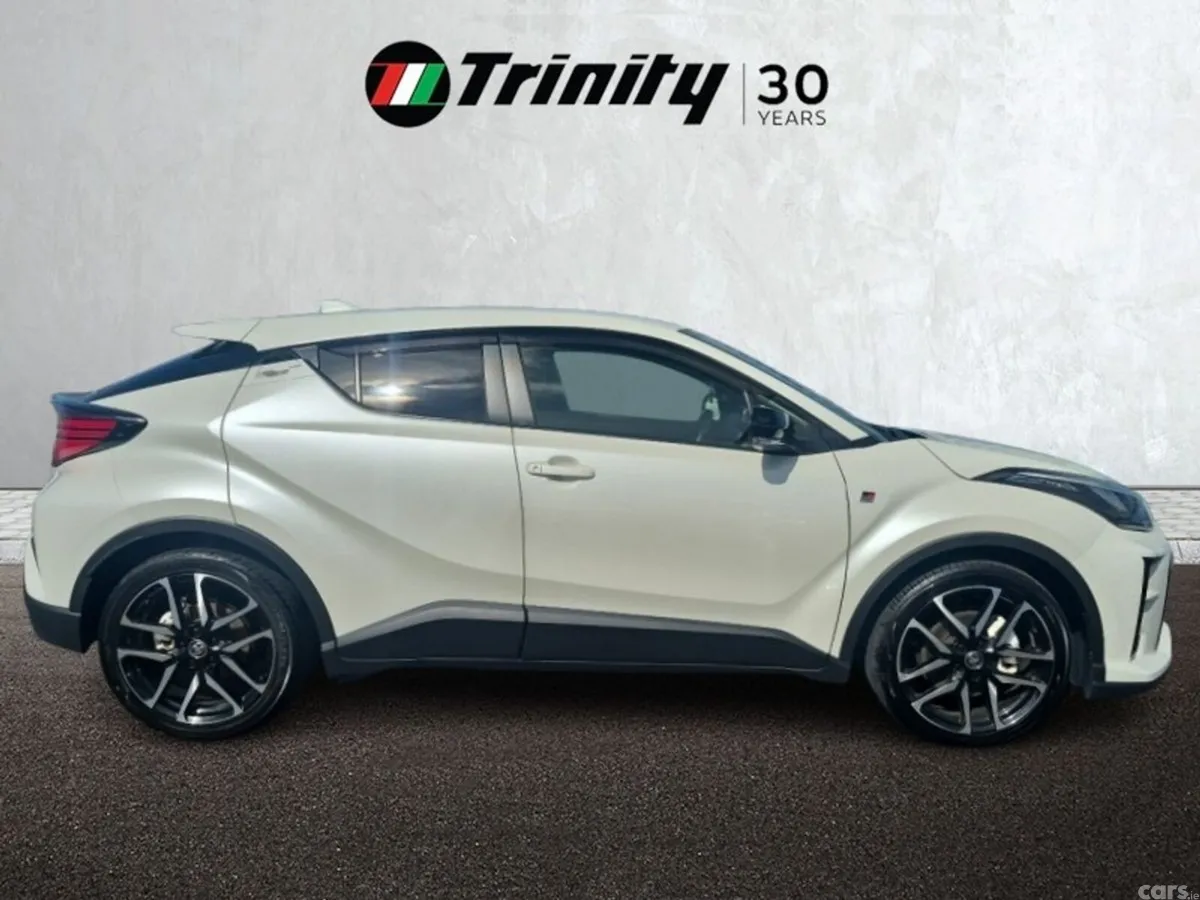 Toyota C-HR SUV, Petrol Hybrid, 2020, White