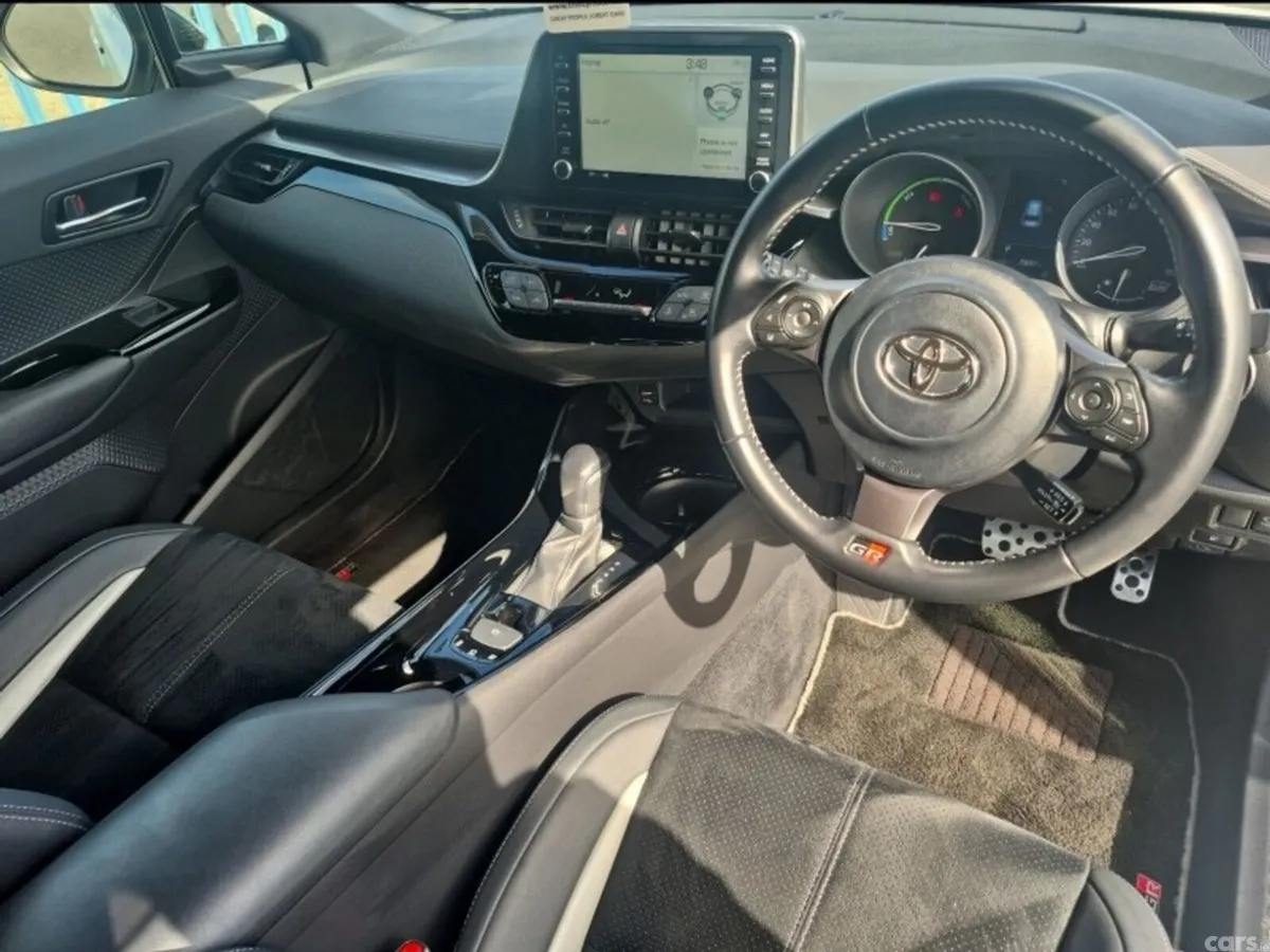 Toyota C-HR SUV, Petrol Hybrid, 2020, White