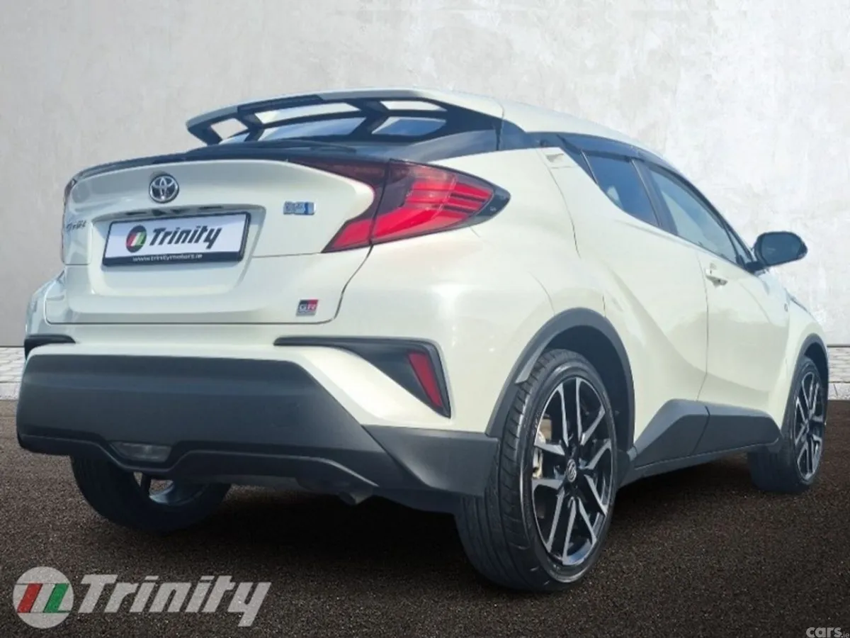 Toyota C-HR SUV, Petrol Hybrid, 2020, White