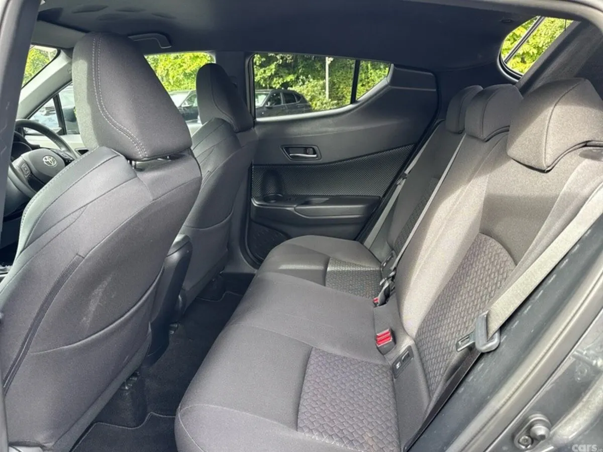Toyota C-HR SUV, Petrol Hybrid, 2023, Grey