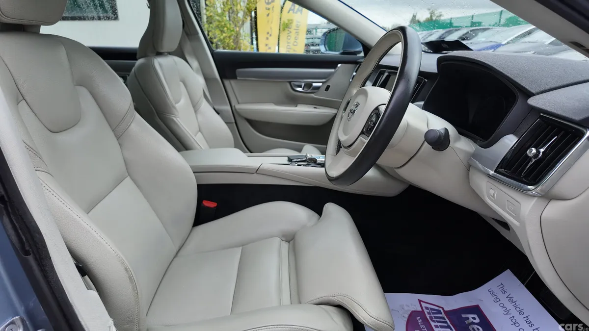 Volvo S90 Saloon, Diesel, 2020, Blue