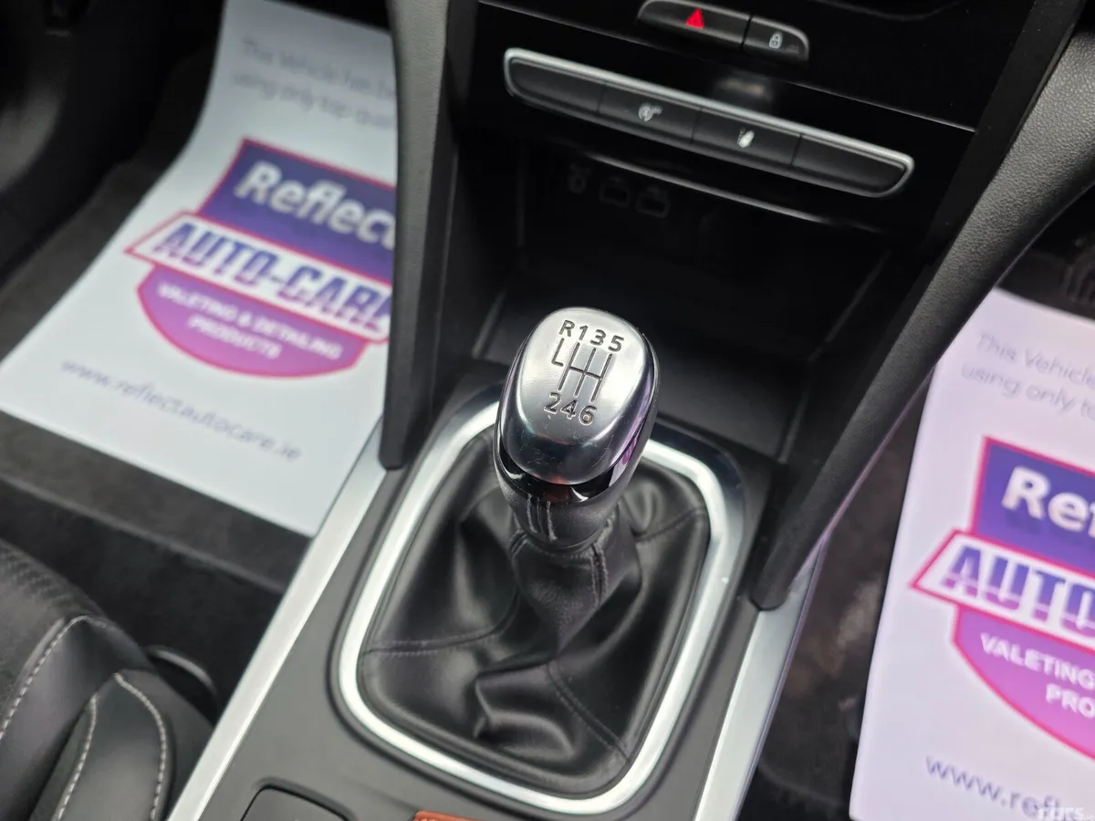 Renault Megane Saloon, Diesel, 2021, Grey
