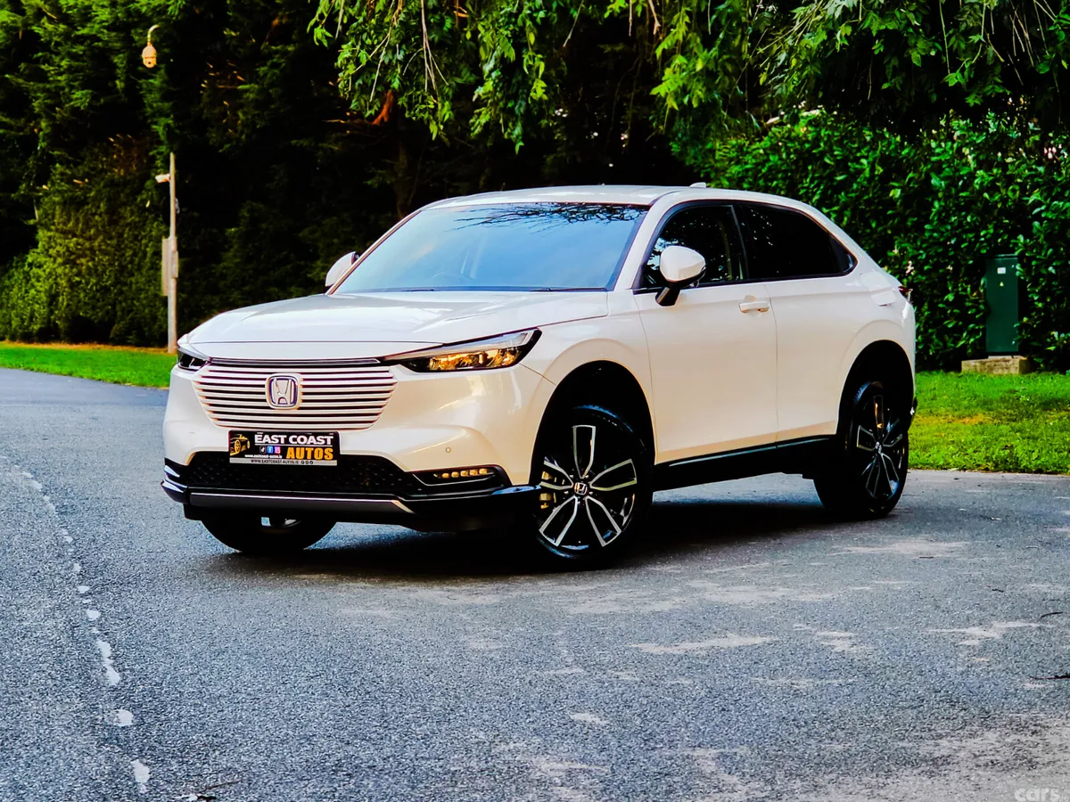 Honda Vezel SUV, Petrol Hybrid, 2021, White