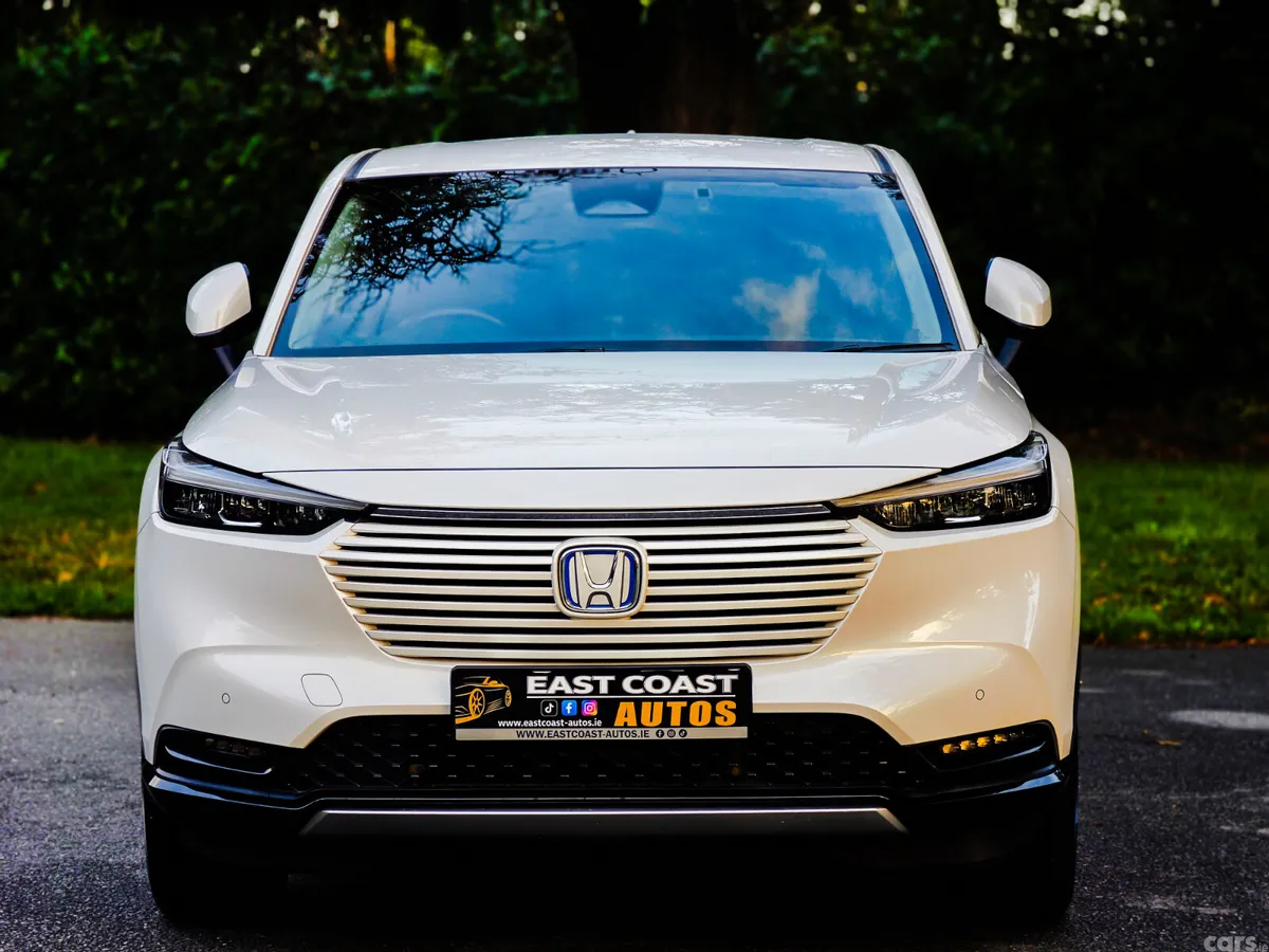 Honda Vezel SUV, Petrol Hybrid, 2021, White