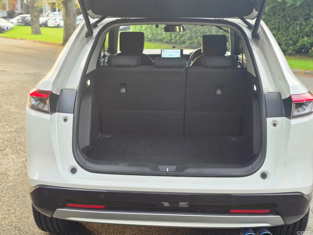 Honda Vezel SUV, Petrol Hybrid, 2021, White