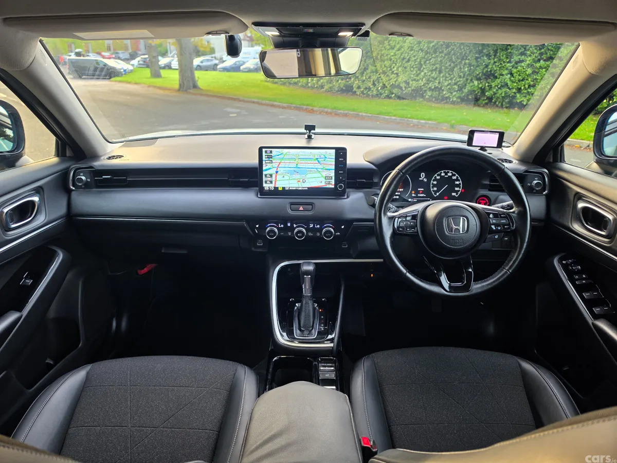 Honda Vezel SUV, Petrol Hybrid, 2021, White