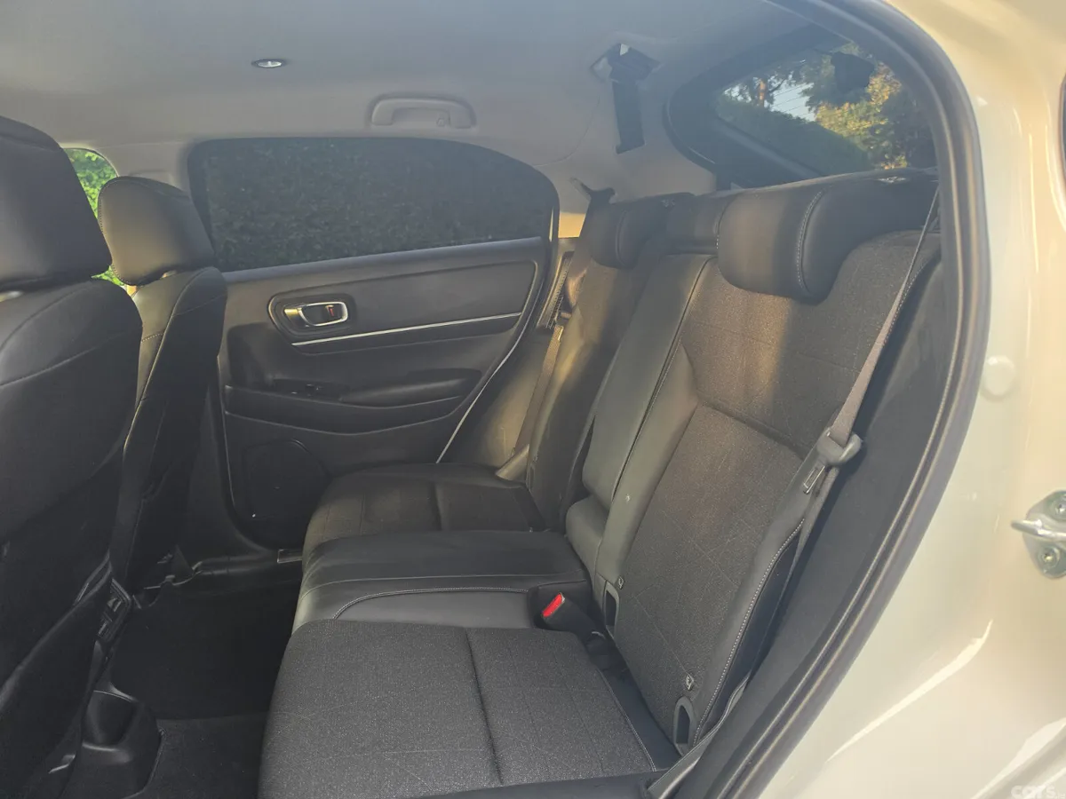 Honda Vezel SUV, Petrol Hybrid, 2021, White