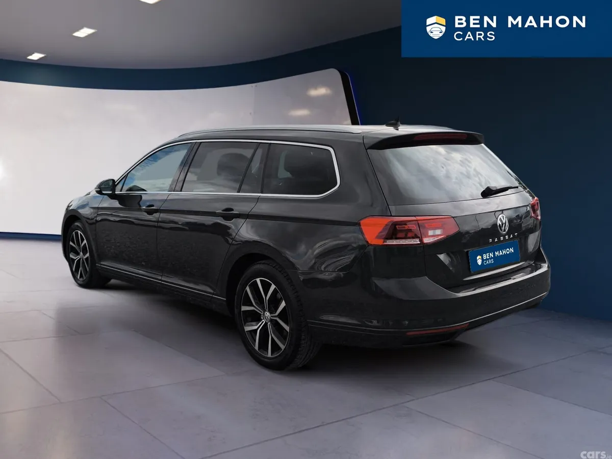 Volkswagen Passat Saloon, Diesel, 2020, Grey