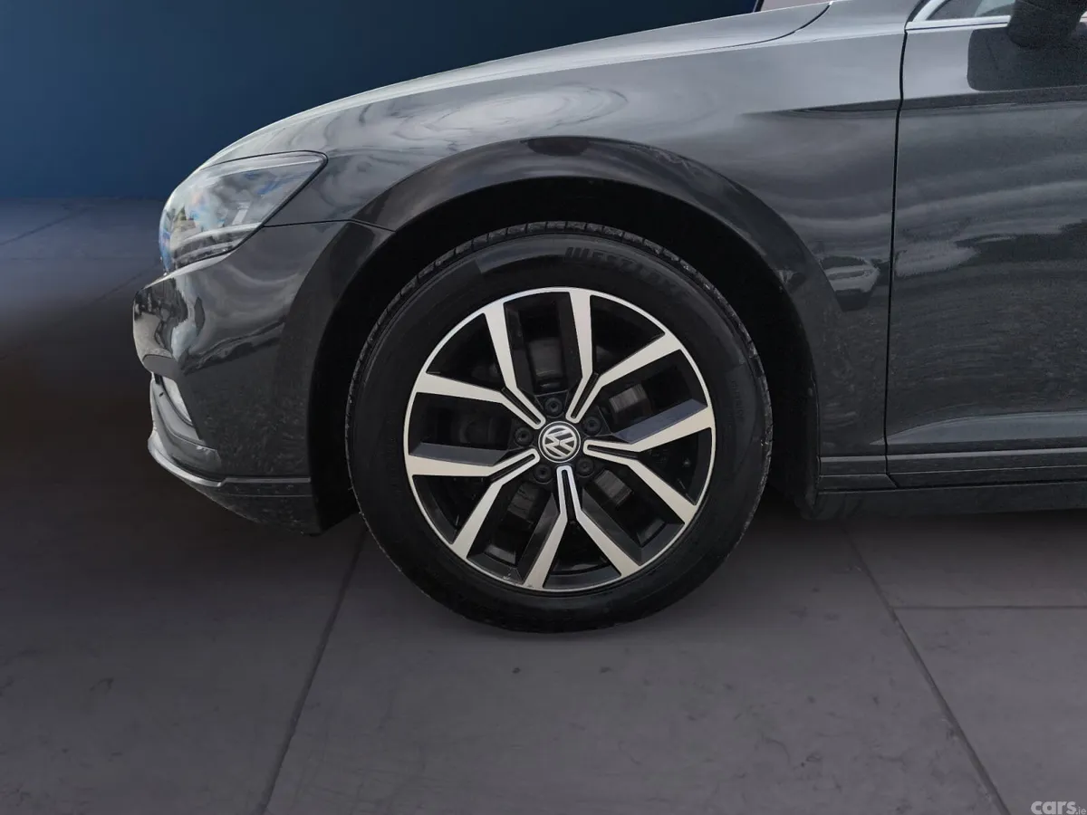 Volkswagen Passat Saloon, Diesel, 2020, Grey