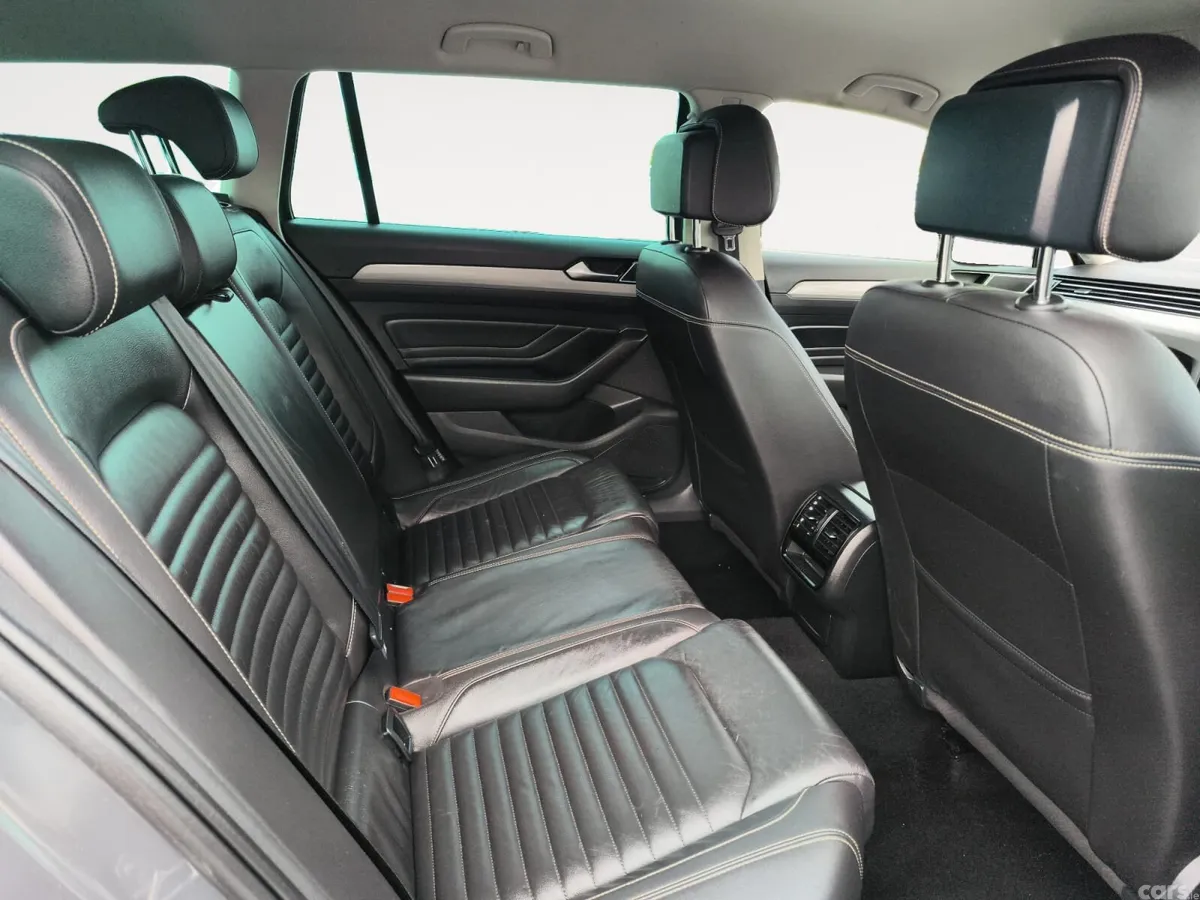 Volkswagen Passat Saloon, Diesel, 2020, Grey