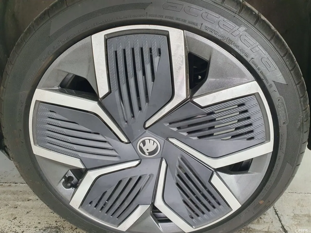 Skoda Kodiaq SUV, Petrol Plug-in Hybrid, 2026, Grey