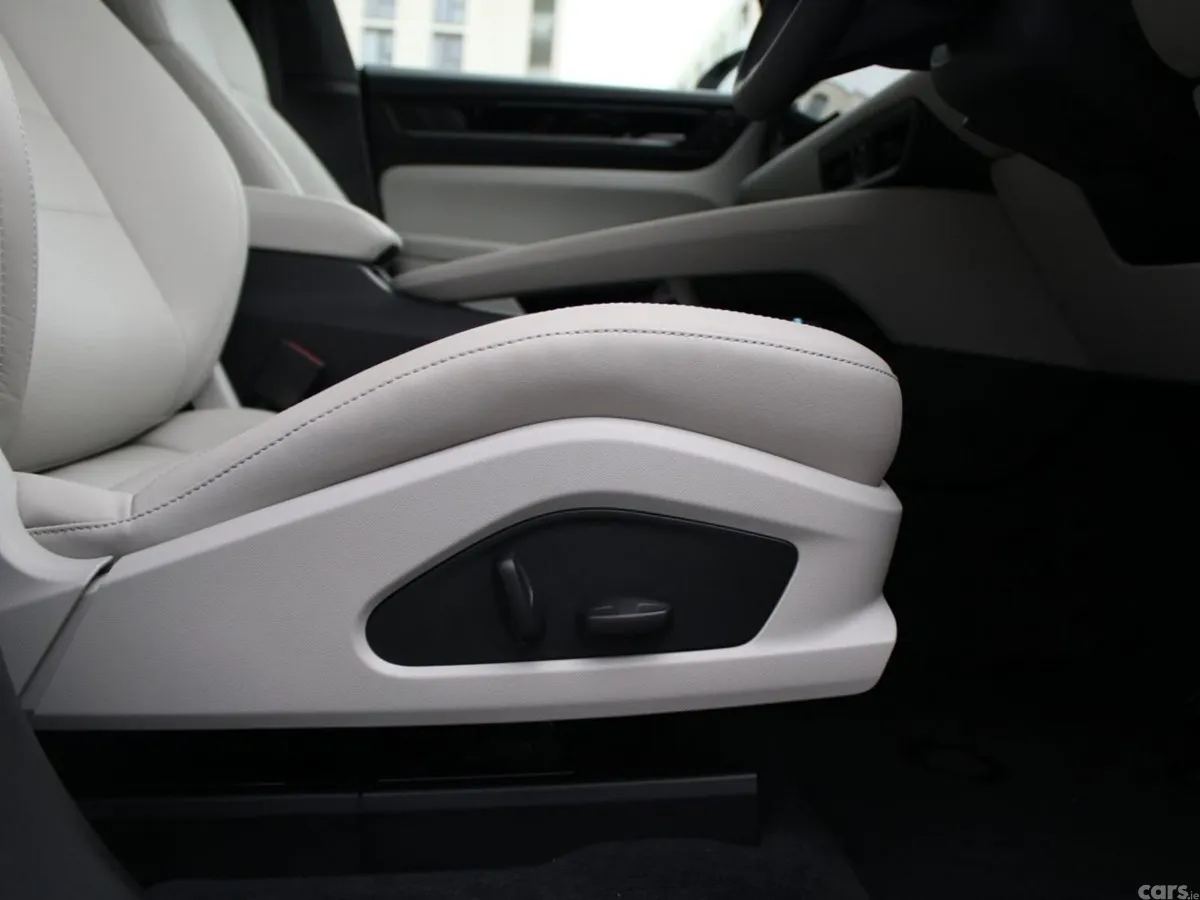 Porsche Macan SUV, Electric, 2026, Grey