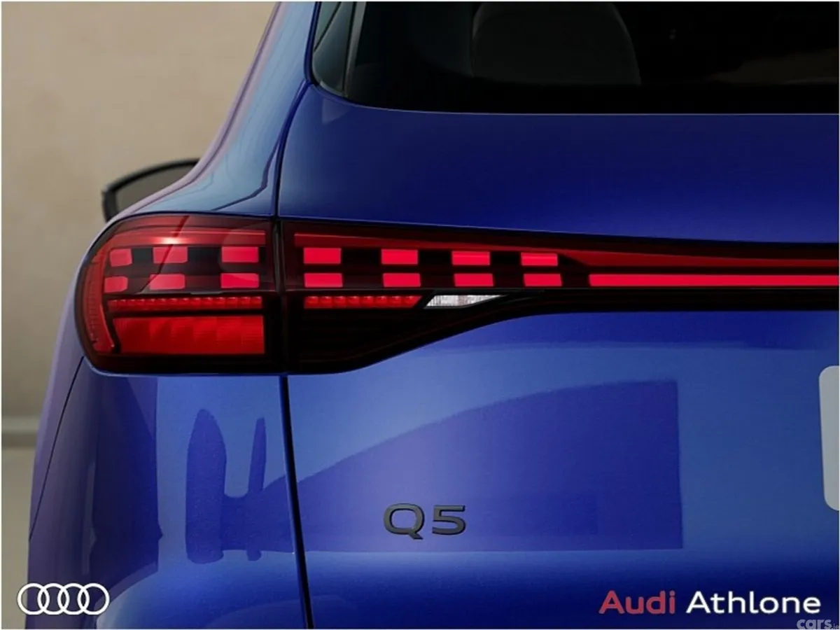 Audi Q5 SUV, Diesel Hybrid, 2027, Blue