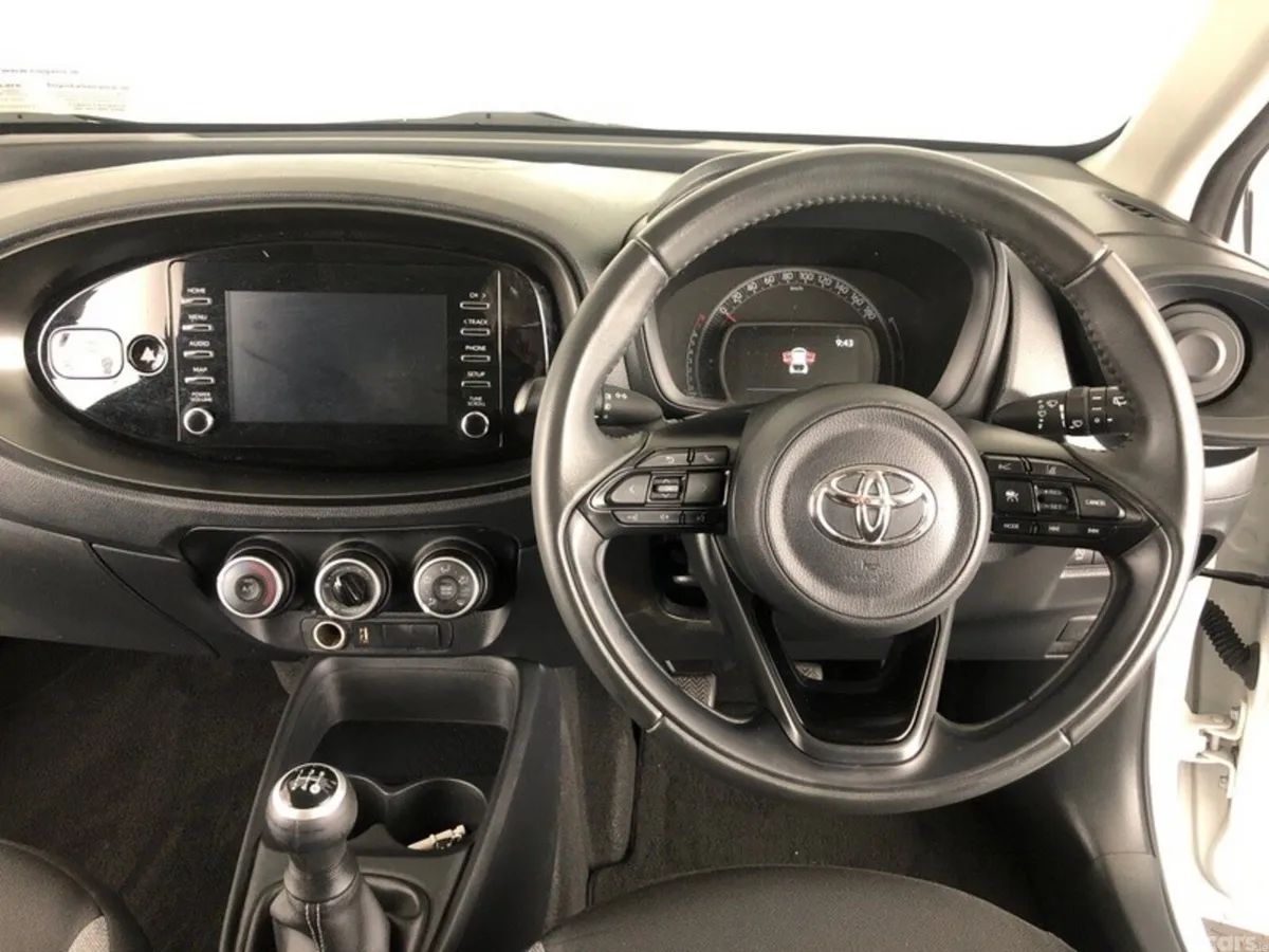 Toyota Aygo Hatchback, Petrol, 2022, White