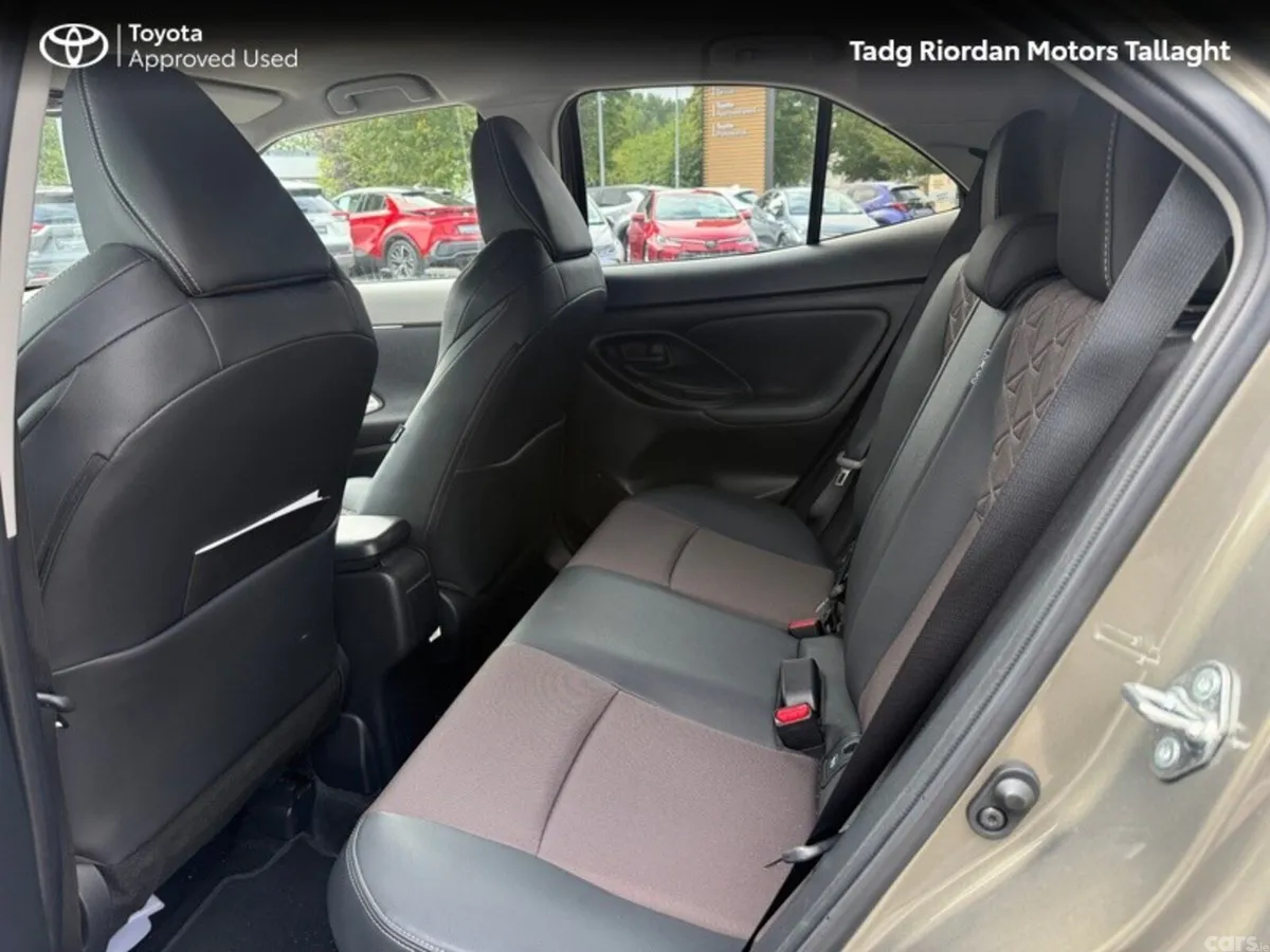 Toyota Yaris Cross Hatchback, Petrol Hybrid, 2024, Bronze