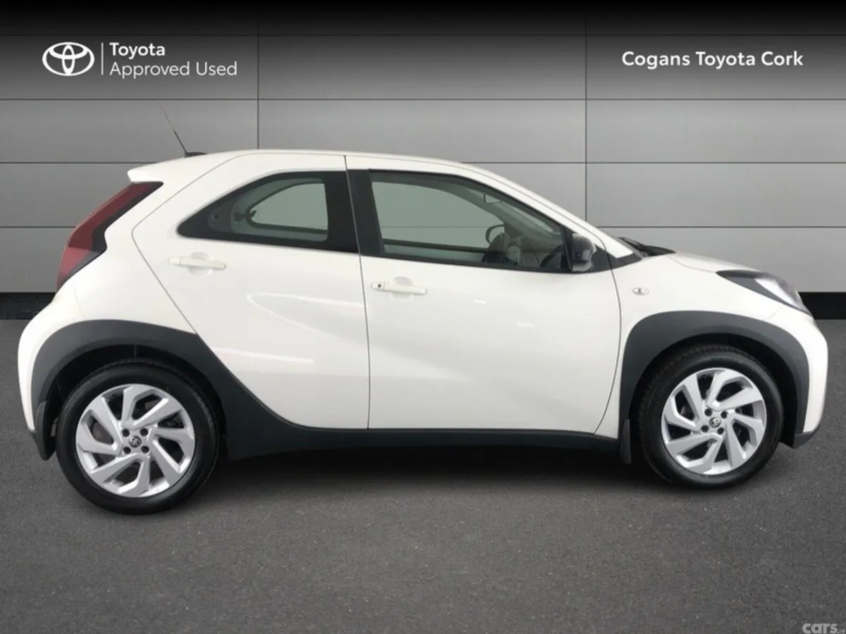 Toyota Aygo Hatchback, Petrol, 2022, White