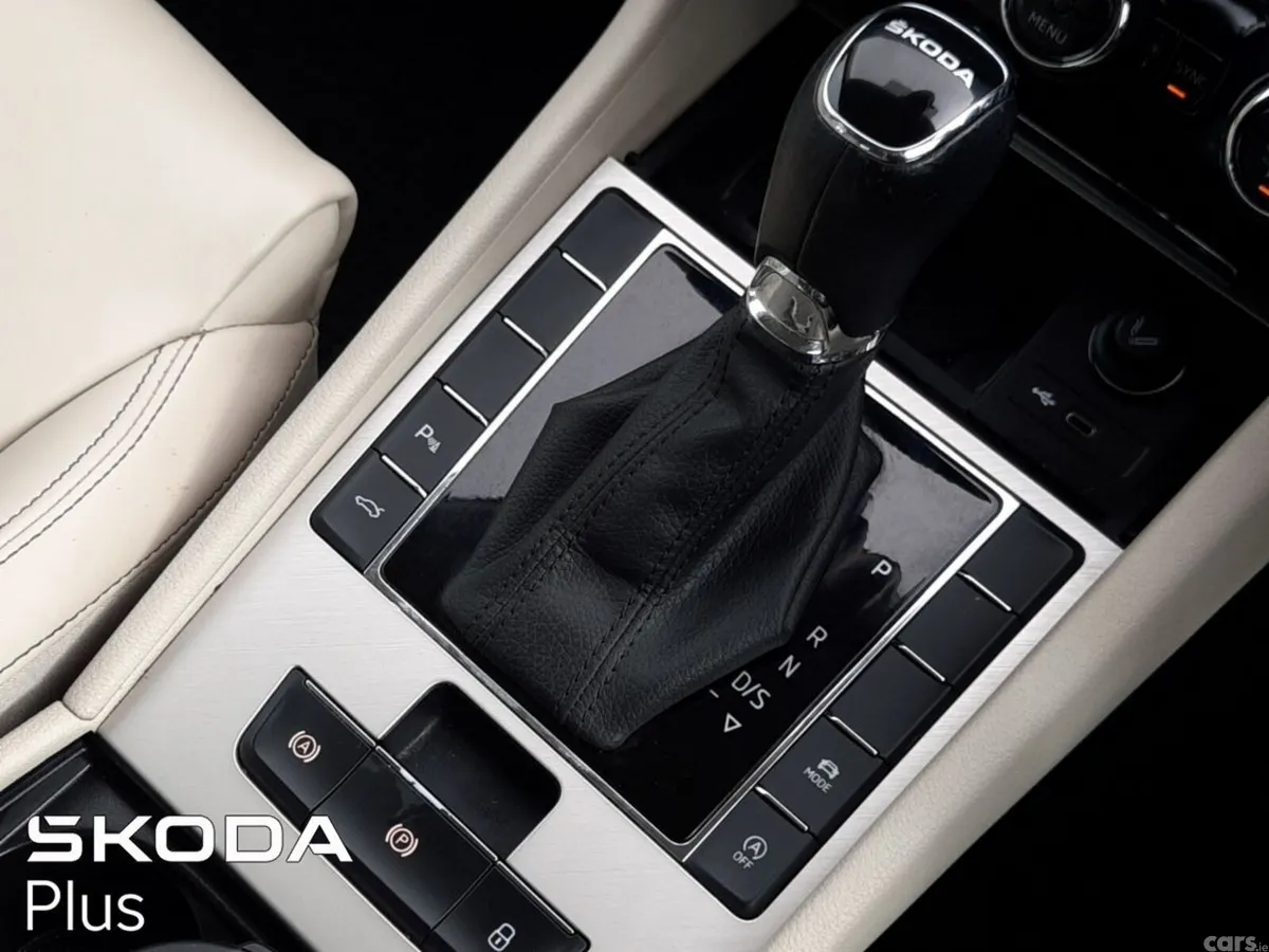 Skoda Superb Saloon, Diesel, 2023, Blue