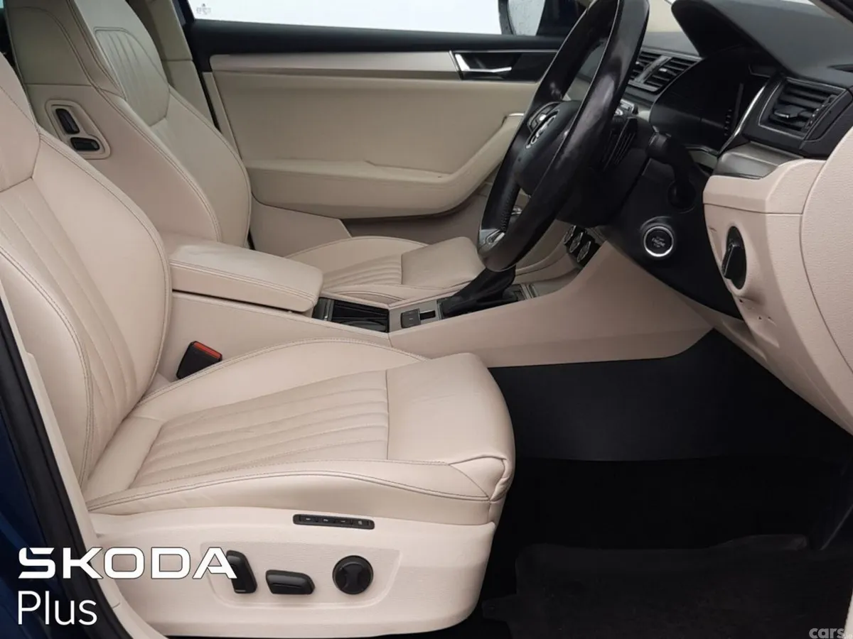 Skoda Superb Saloon, Diesel, 2023, Blue