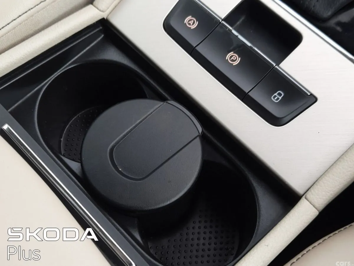 Skoda Superb Saloon, Diesel, 2023, Blue