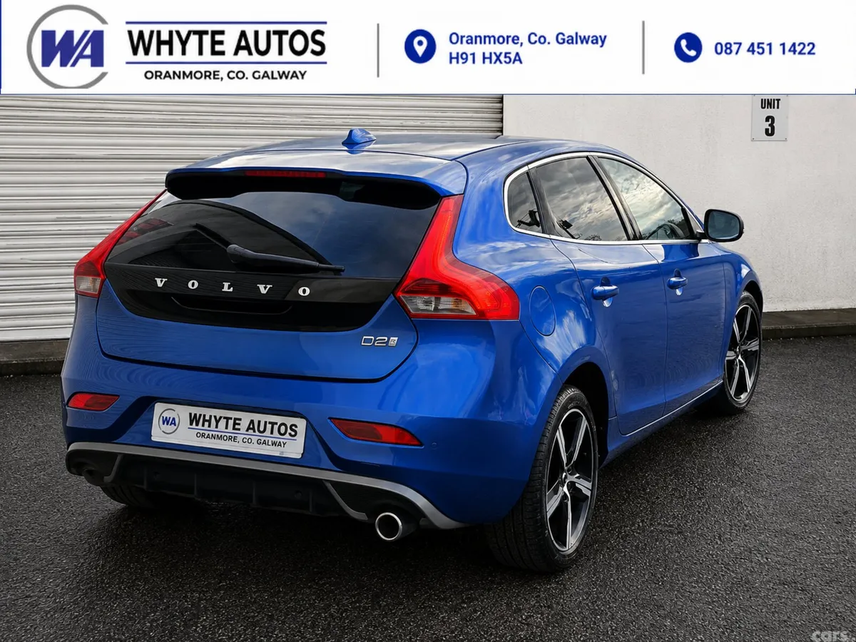 Volvo V40 Hatchback, Diesel, 2017, Blue