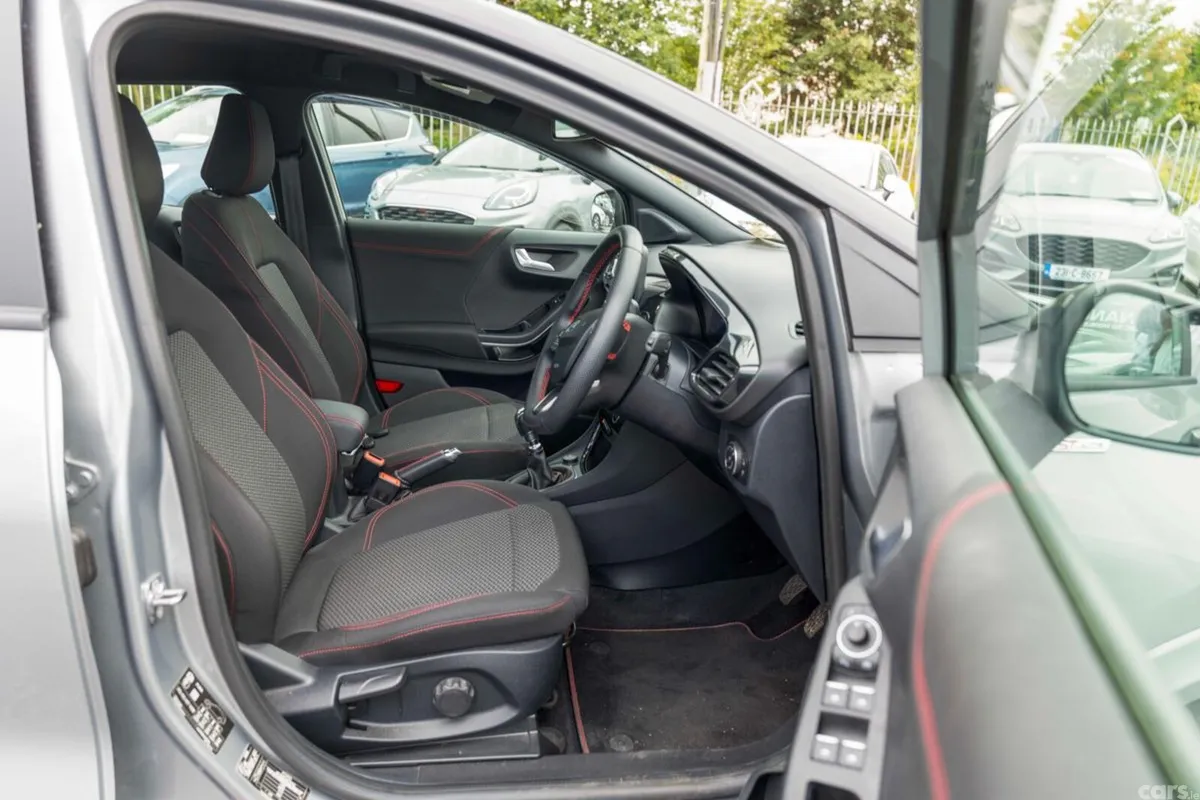 Ford Puma MPV, Petrol Hybrid, 2023, Grey