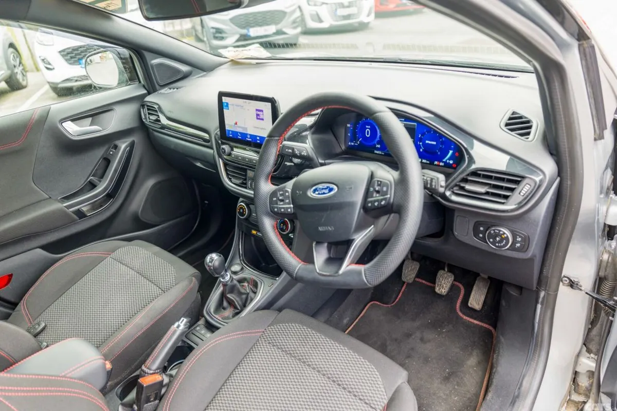 Ford Puma MPV, Petrol Hybrid, 2023, Grey