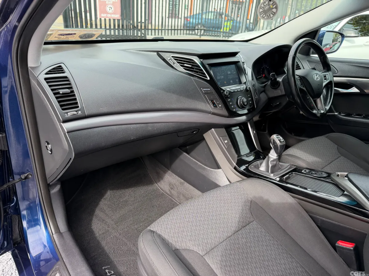 Hyundai i40 Saloon, Diesel, 2019, Blue