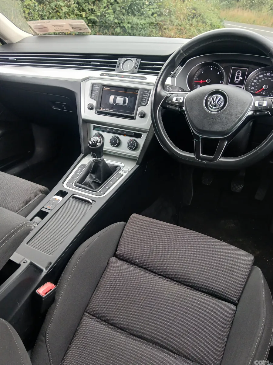 Volkswagen Passat Saloon, Diesel, 2016, Silver
