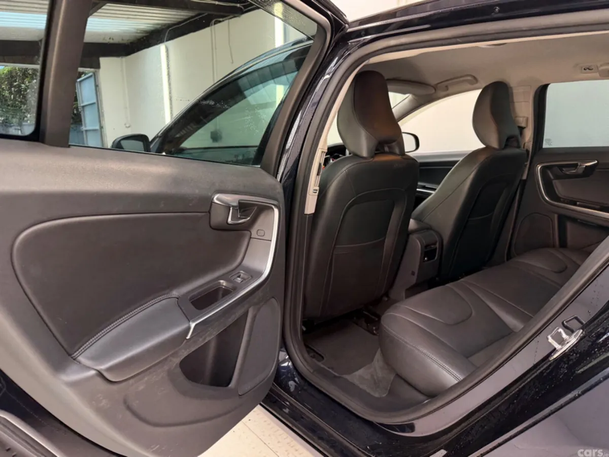 Volvo V60 Estate, Diesel, 2017, Blue