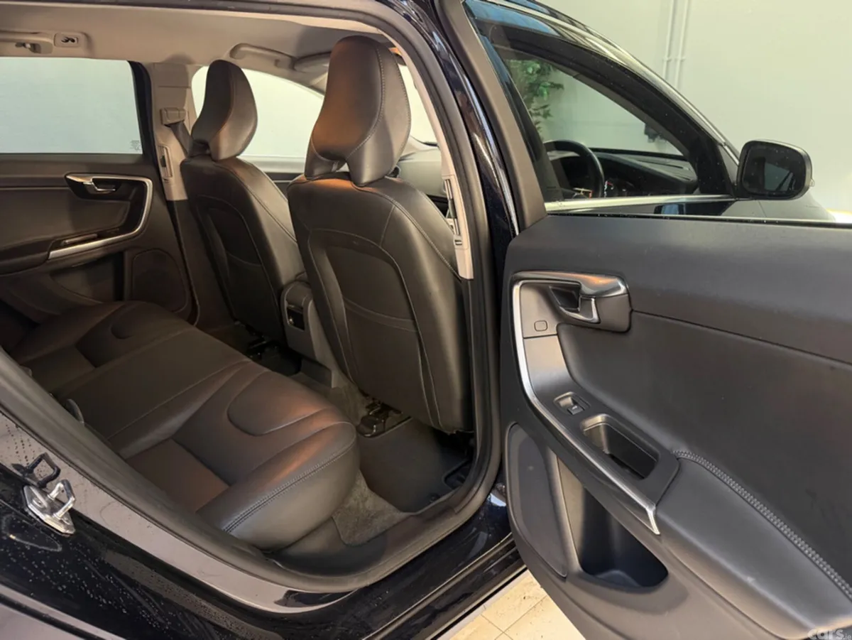 Volvo V60 Estate, Diesel, 2017, Blue