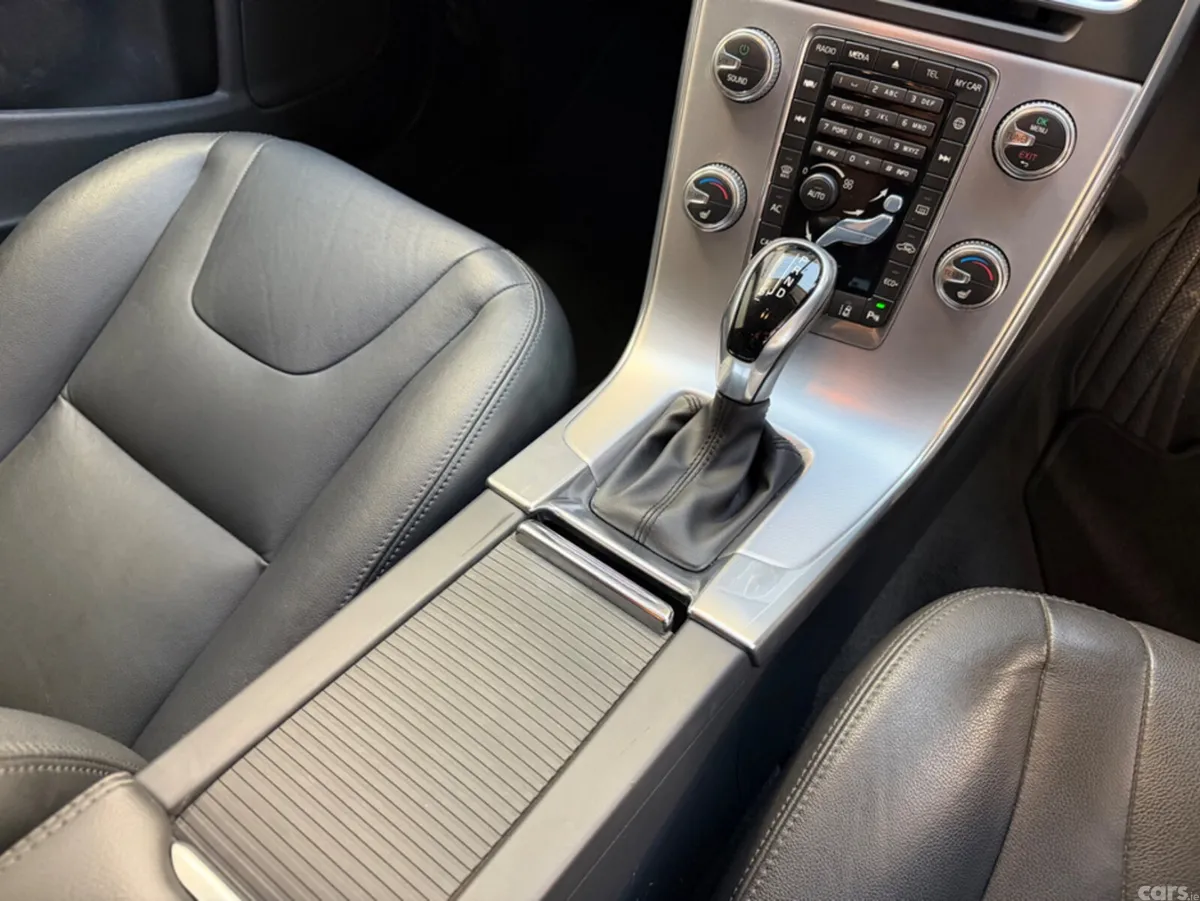 Volvo V60 Estate, Diesel, 2017, Blue