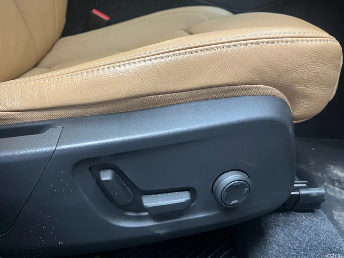 Volvo XC40 SUV, Petrol Hybrid, 2021, Black