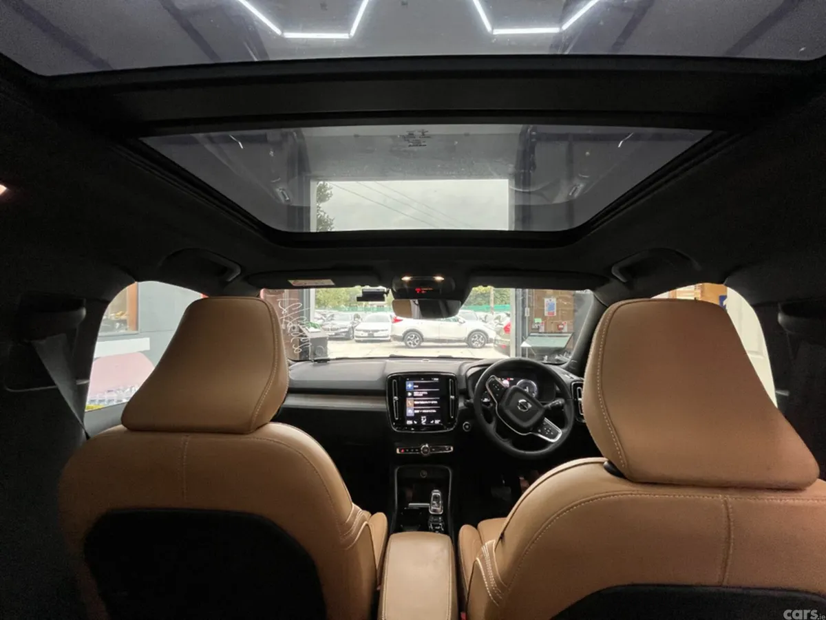 Volvo XC40 SUV, Petrol Hybrid, 2021, Black