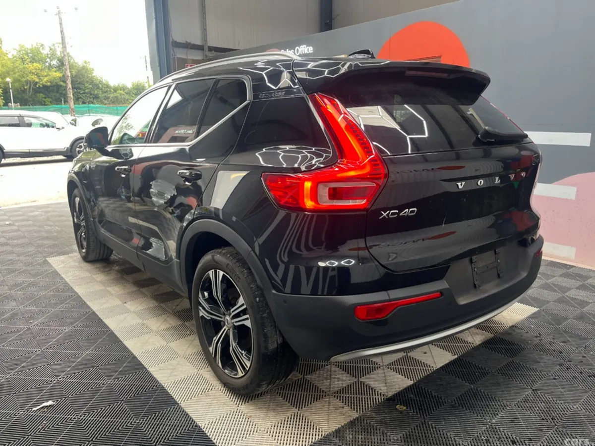 Volvo XC40 SUV, Petrol Hybrid, 2021, Black