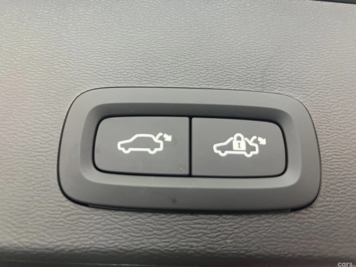 Volvo XC40 SUV, Petrol Hybrid, 2021, Black