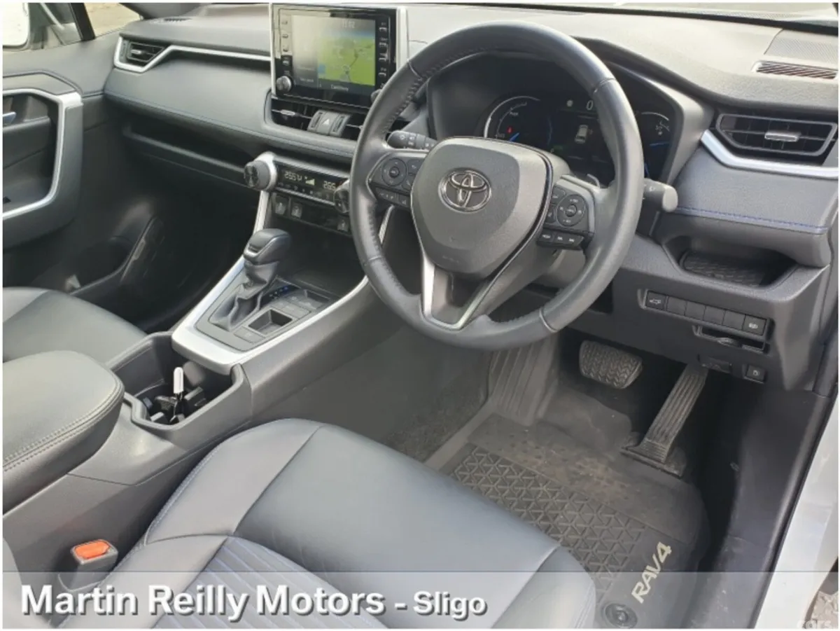 Toyota RAV4 SUV, Petrol Hybrid, 2022, White